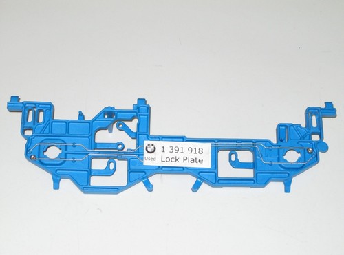 BMW E34 Kombiinstrument Verkleidung Schließblech 1391918 gebraucht original