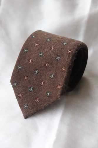 BERG & BERG HANDMADE Self Lined BROWN POLKA DOT FLOWER Neat Wool Challis Tie