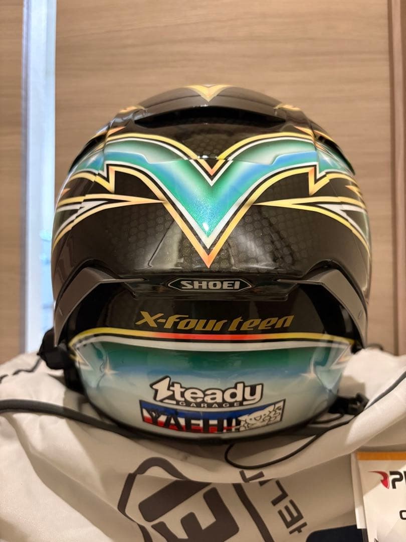 SHOEI X-Fourteen Lサイズ　カスタムペイント　bcom付き SHOEI X-Fourteen L Custom Paint Helmet w/ B+COM Intercom 2 Shields