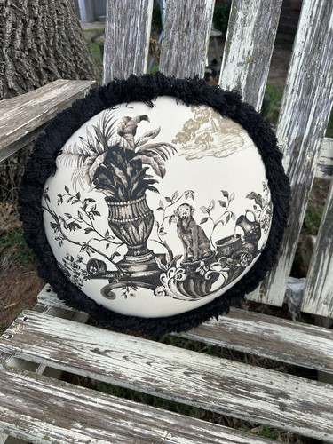 "Almohada redonda negra y beige para inodoro con flecos negros French Country 14"" en mal estado" - Imagen 1 de 6