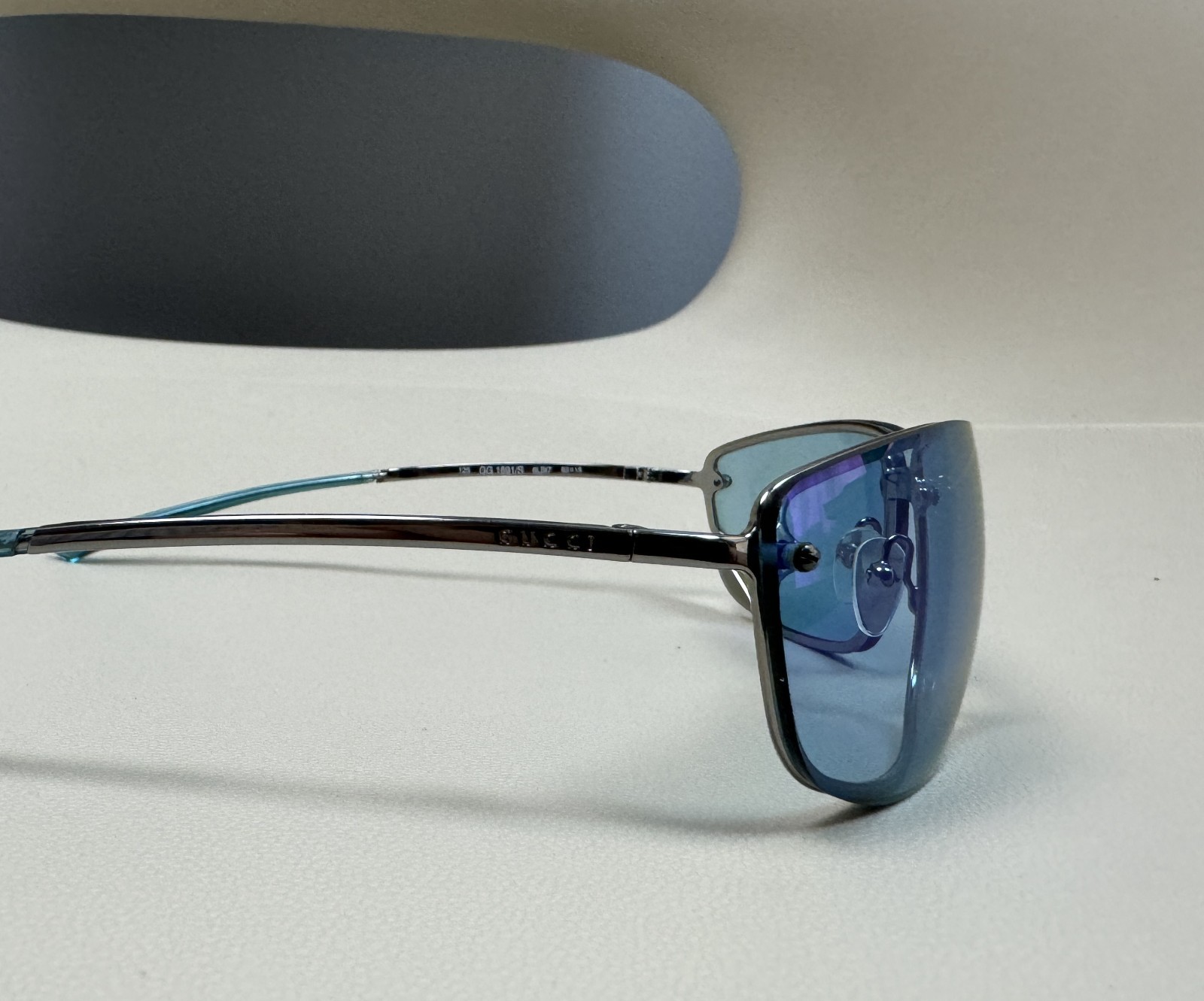 Retro Vintage Gucci Sunglasses GG1691/S Blue Unisex Made In Italy thumbnail 3