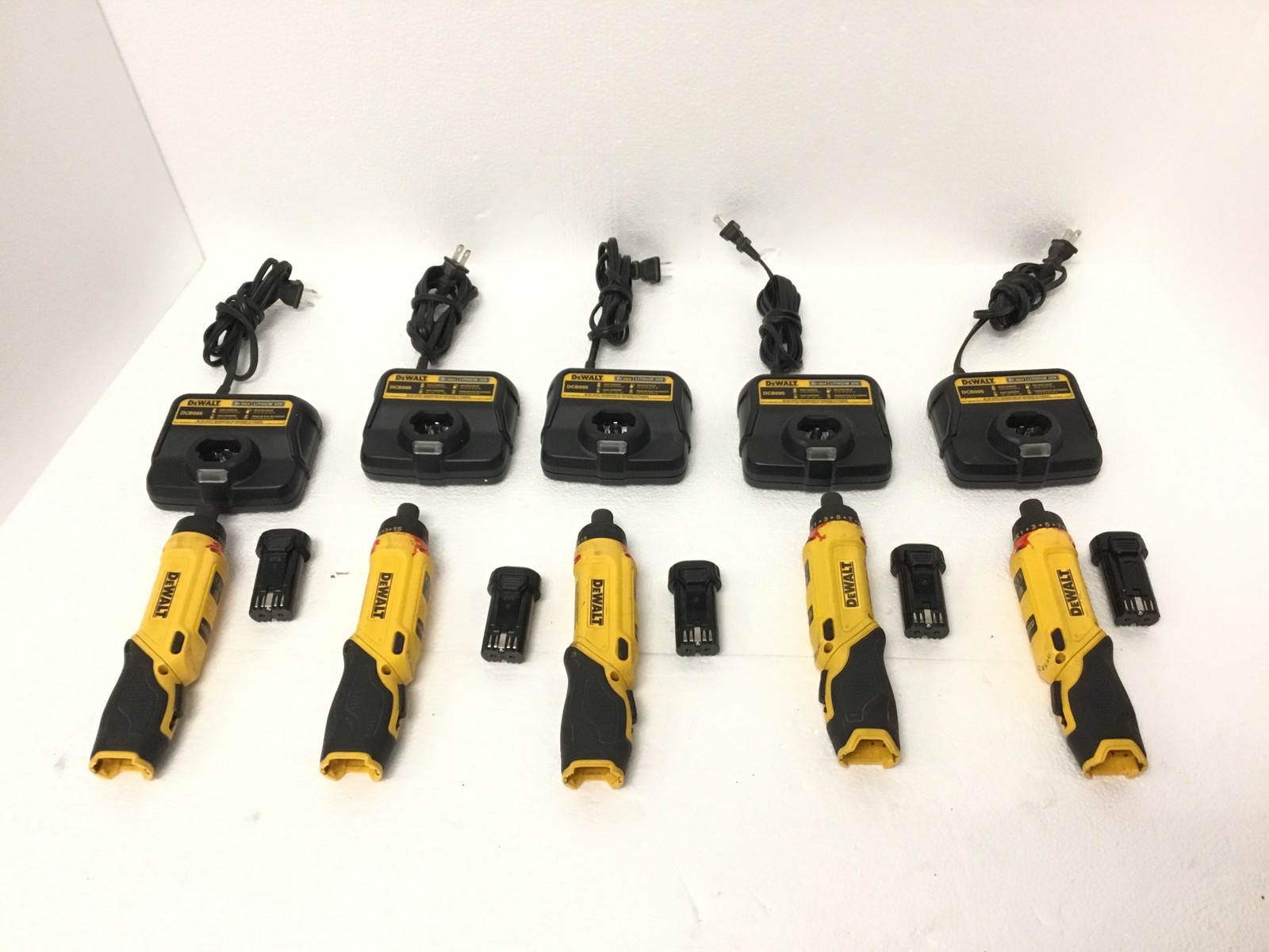 DeWALT DCF680 8V Max Gyroscopic Cordless Screwdriver w/ Battery & Charger WORKS