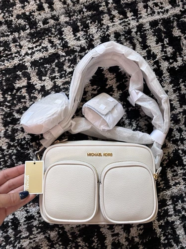 SET tracolla Michael Kors con portafoglio bianco ottico leggermente usa conchette