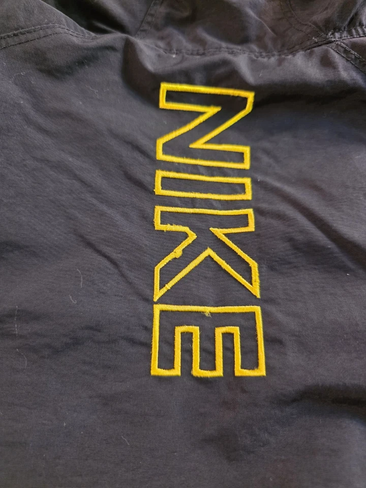 Nike Niños Medio Reversible Pesado Invierno Abrigo Forrado de Vellón Negro Amarillo Foto 2 de 4