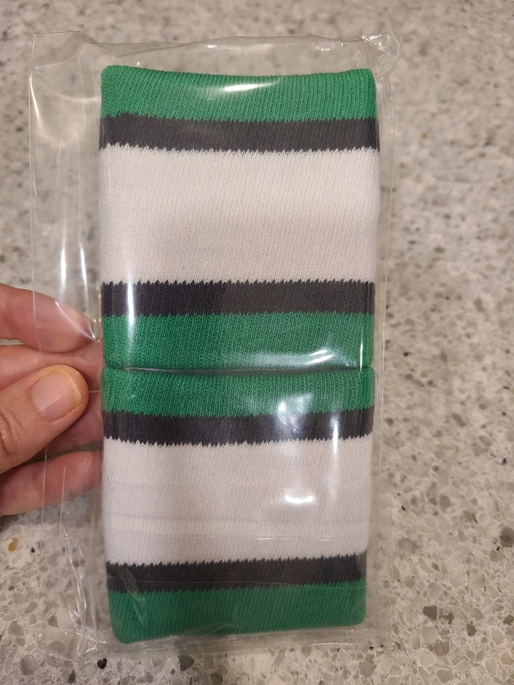 NUEVO Fila Pulsera Sudadera Blanco Negro Verde 1 Par Foto 2 de 2