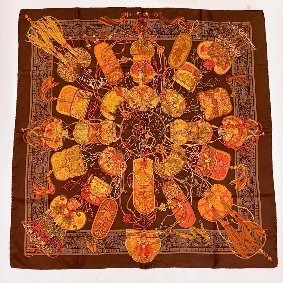 Gucci rare écharpe 88 cm x 88 cm SOIE