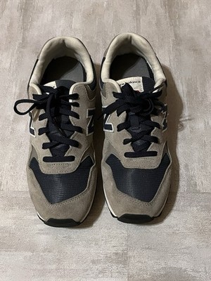 New Balance Men s size 9 - 393 Gray and navy Sneakers ; Suade