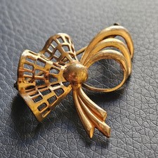 Broche ruban & draperie vintage plaqué or bijou fantaisie ancien