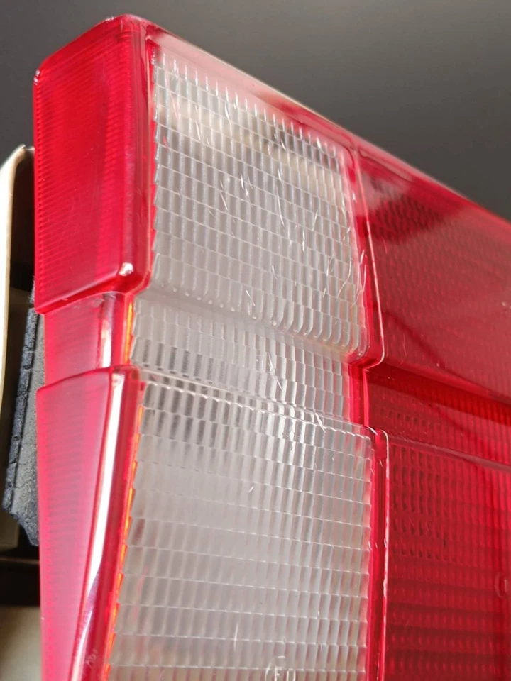 Piloto trasero derecho genuino bmw e30 m3 serie 3 316i 318i 325i Foto 4 de 4