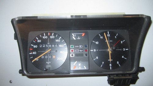 VW Passat I MK1 32 33 Kombiinstrument Tacho W=975 Motometer 321919033FF 245886km