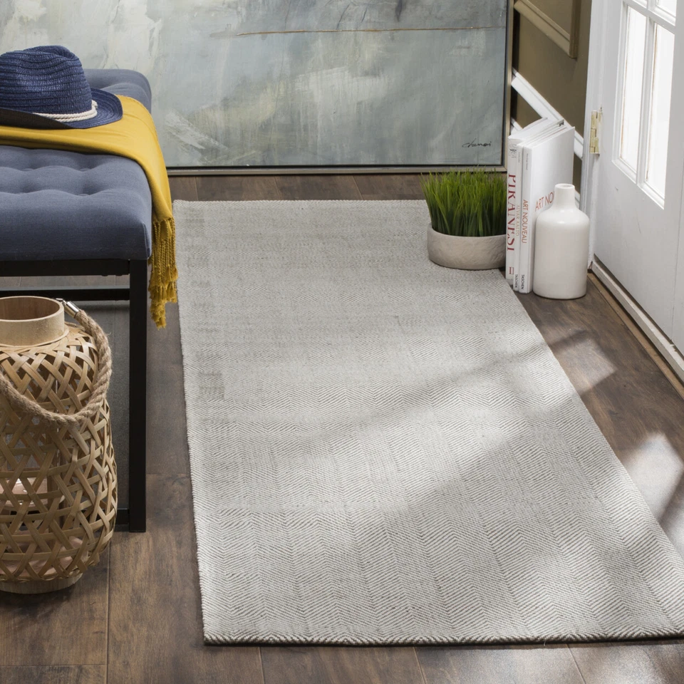 Alfombra plateada hecha a mano SAFAVIEH Marbella Collection MRB721A Foto 2 de 4