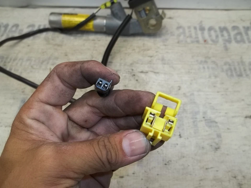 03-05 Cadillac CTS Cinturón de seguridad lado pasajero delantero derecho Hebilla Cierre Pestillo OEM Foto 2 de 4