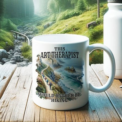Naturliebhaber Favorit - KUNSTTHERAPEUT EHER WANDERN Tasse - Handarbeit