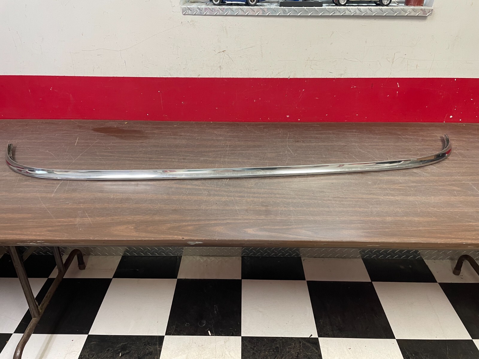 1955 1956? 1957 CHEVY 4 DOOR HT EXTERIOR BACK REAR WINDOW UPPER TRIM NICE 523