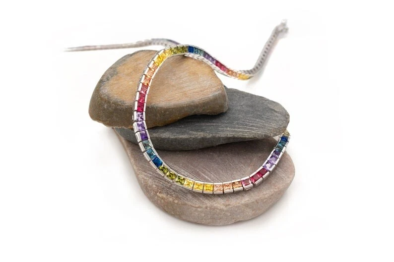 Collar tenis para mujer 30 quilates de zafiro arco iris princesa creado enchapado en oro de 14 quilates Foto 3 de 4