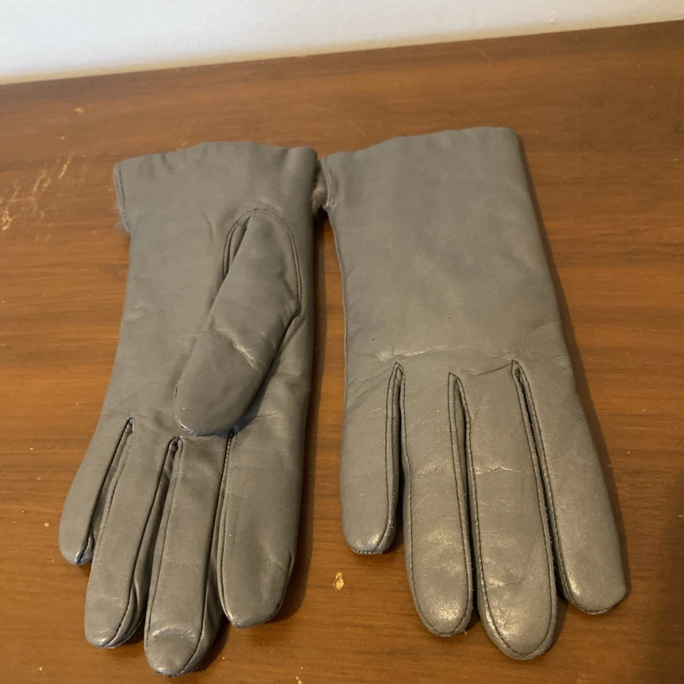 Gray Leather Fur Lined Gloves Women’s Size 6 1/2 Made In Philippine Vintage - Image 3 of 4