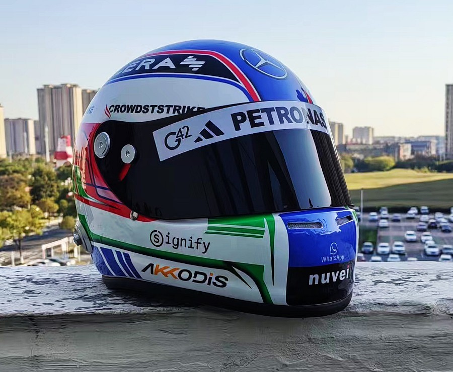 2025 KIMI ANTONELLI F1 FORMULA 1 HELMET HELM HAND-PAINT WITH HANS 1:1