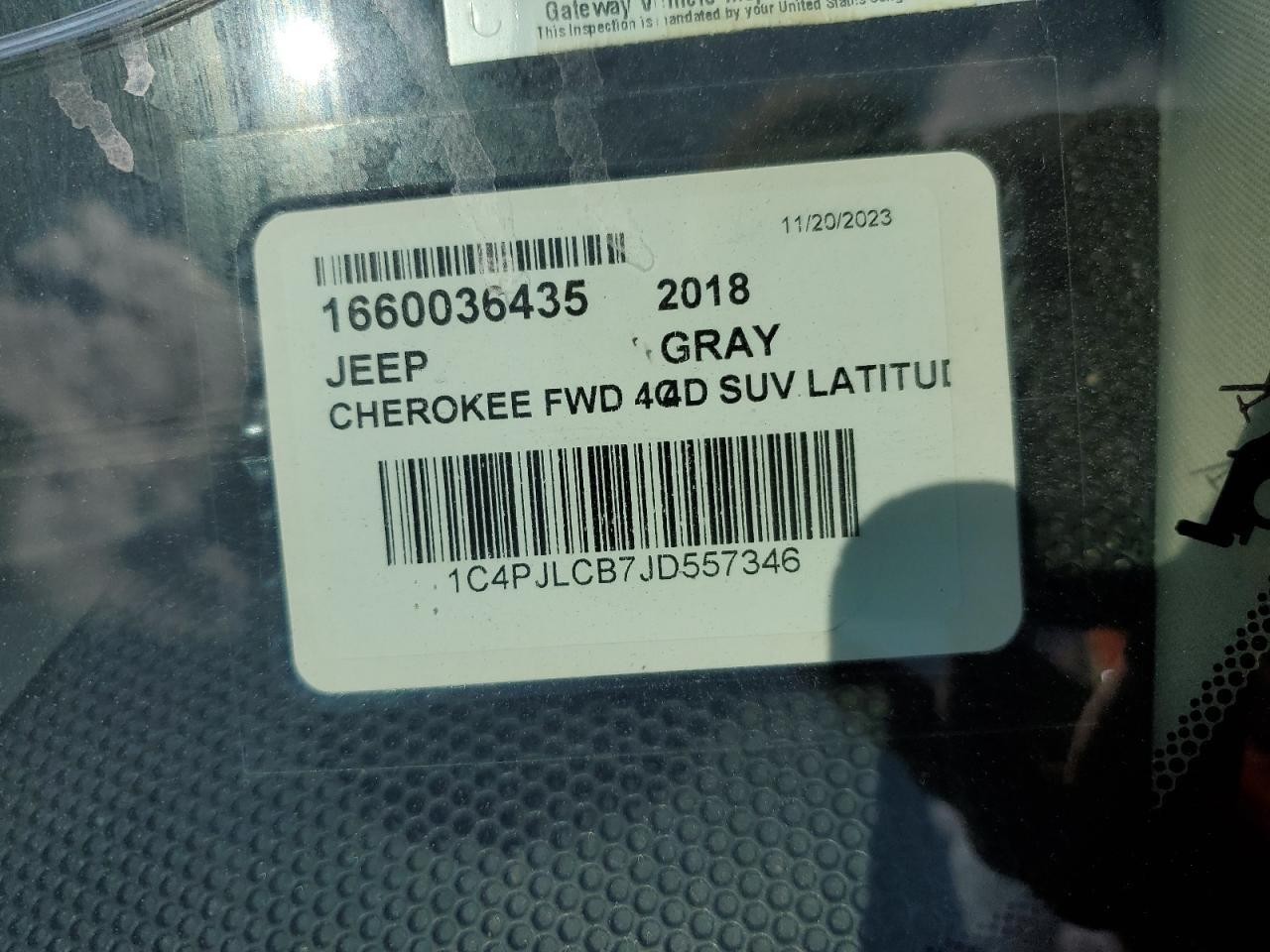 Used Deck Lid fits: 2018 Jeep Cherokee w/rear view camera privacy tint glass Gra