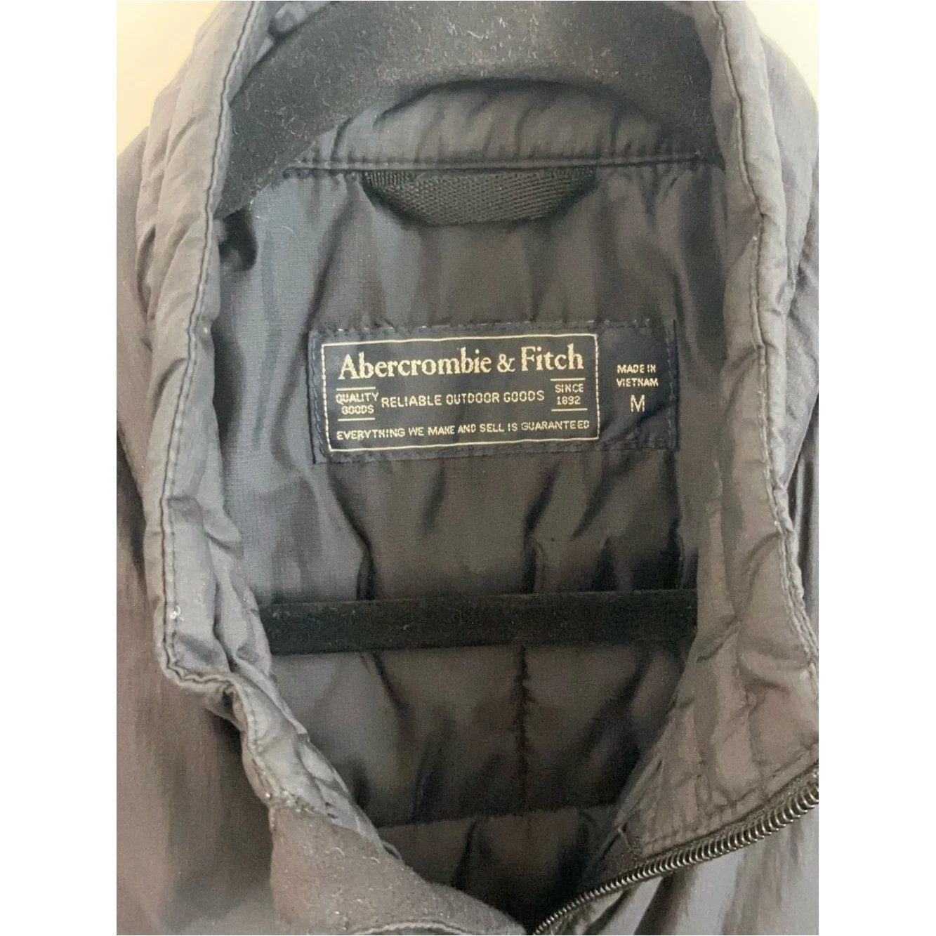 Y2K Black Quilted Insulated Utility Vest Gorpcore Techwear - product detail image 2