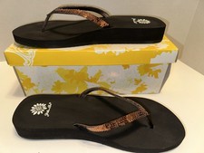 Yellow Box Women s Sequined Flip Flops Size 10 Bronze EUC