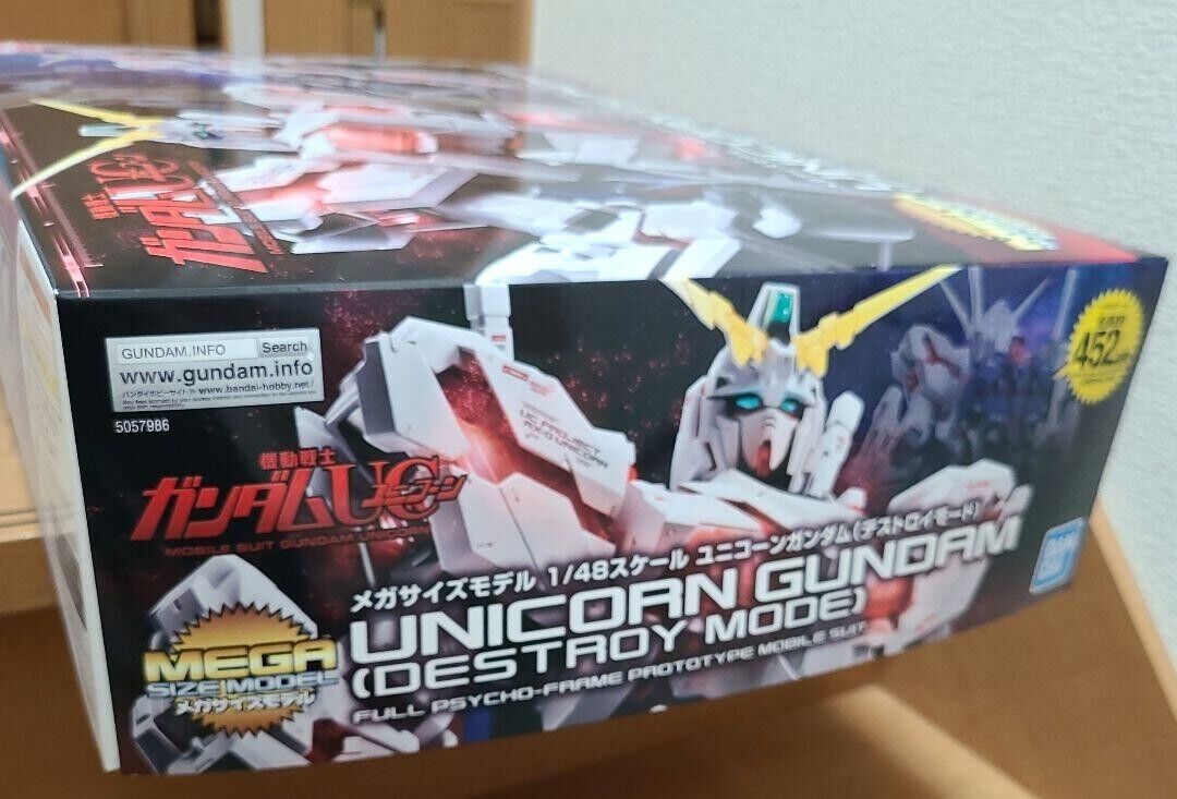 Bandai 1/48 Mega Size Unicorn Gundam - Review