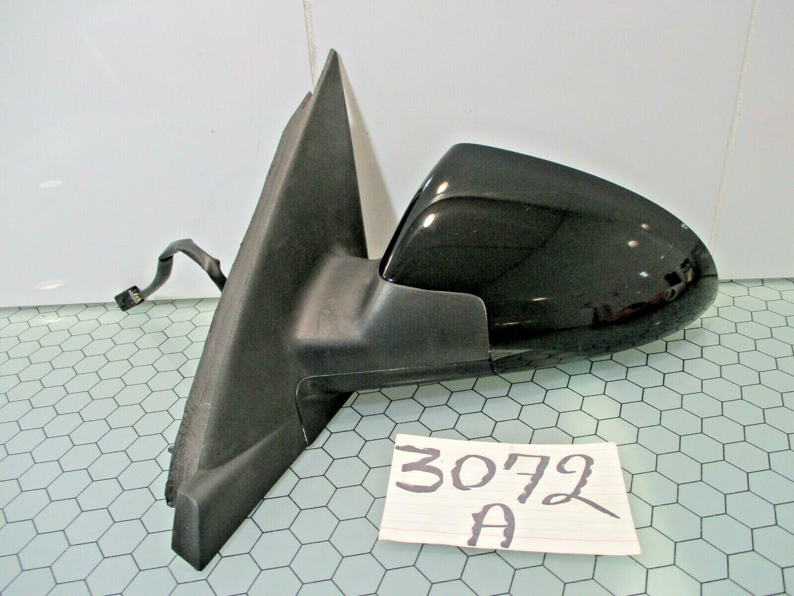 2006 2007 Chevrolet Malibu DRIVER side Mirror Used Power #3072-A 