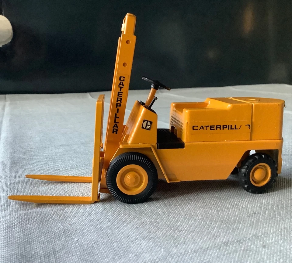 1:25 JOAL CATERPILLAR CARRELLO ELEVATORE MULETTO Ref. 215 - Immagine 2 di 4