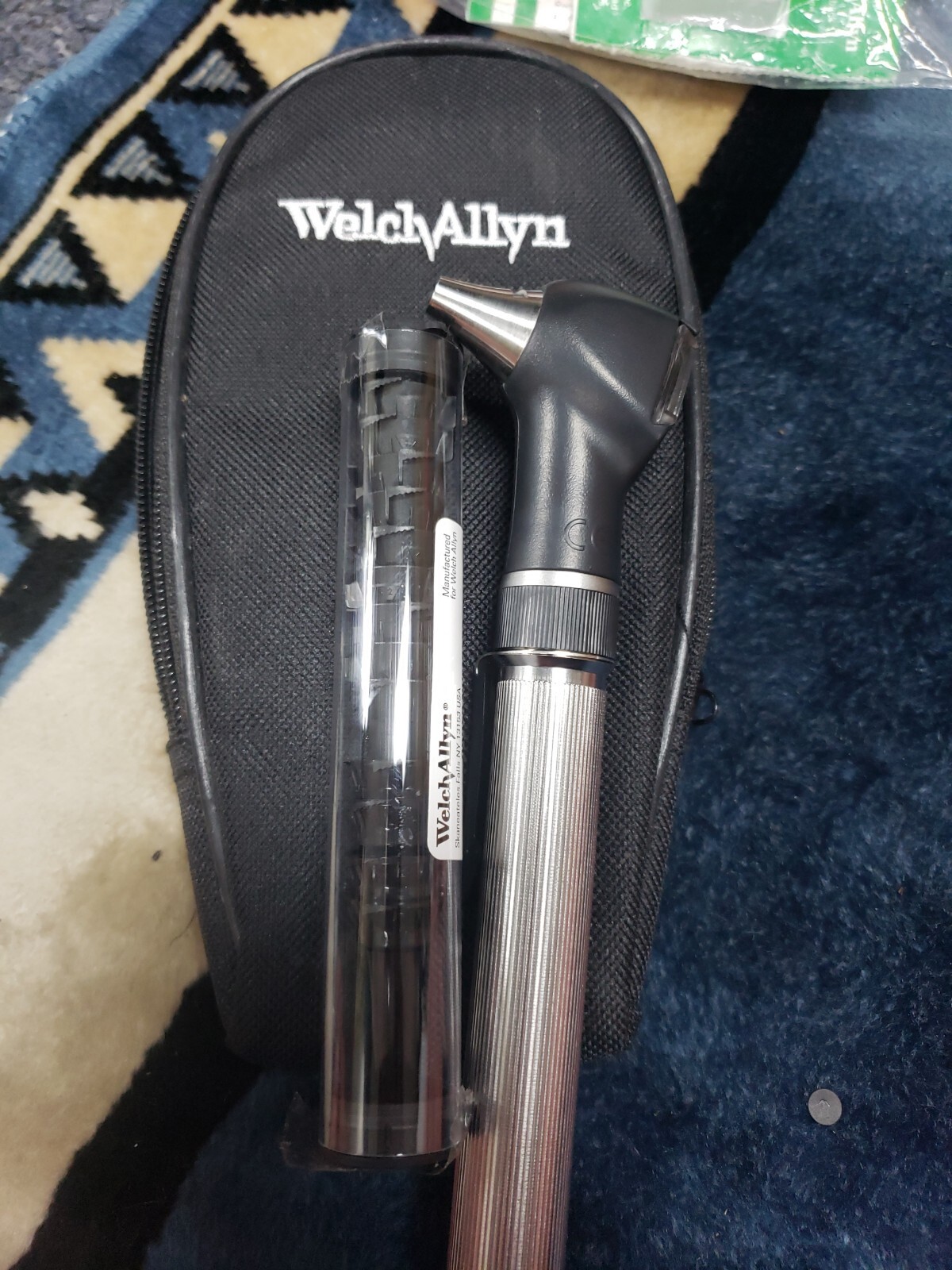 Welch Allyn 13010 Pocket Otoscope w/ 728 Handle (AA Batteries) and Case