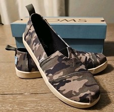 NIB TOMS Alpargata Youth Size 3 Camo Print Slip-On Shoes