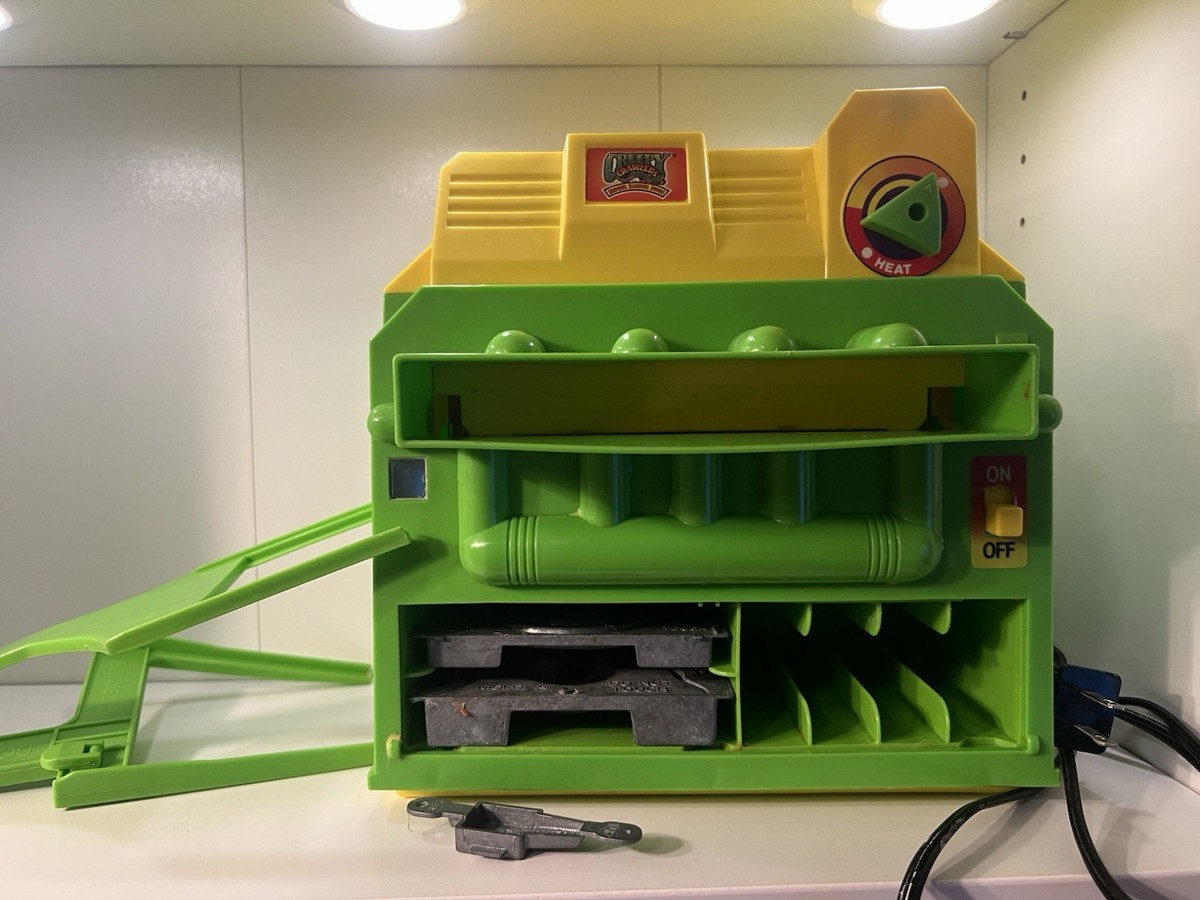 Creepy Crawlers Super Oven Workshop Bug Maker 1994 Vintage Toy
