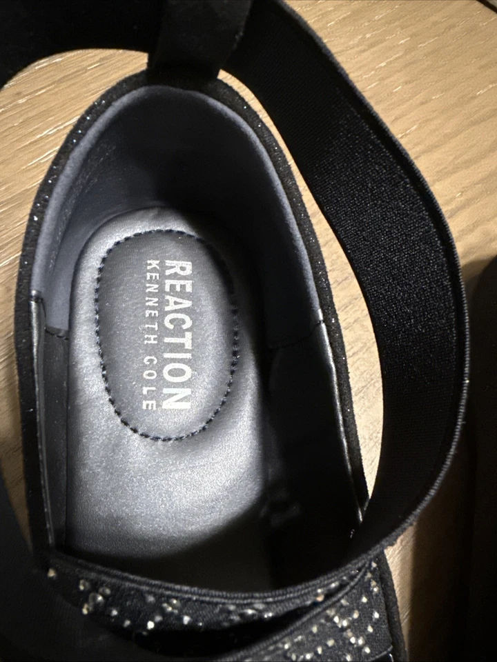 Kenneth Cole REACTION Balé Geral Plano com Alças Elásticas Veludo EUA 7,5 M - Imagem 2 de 4