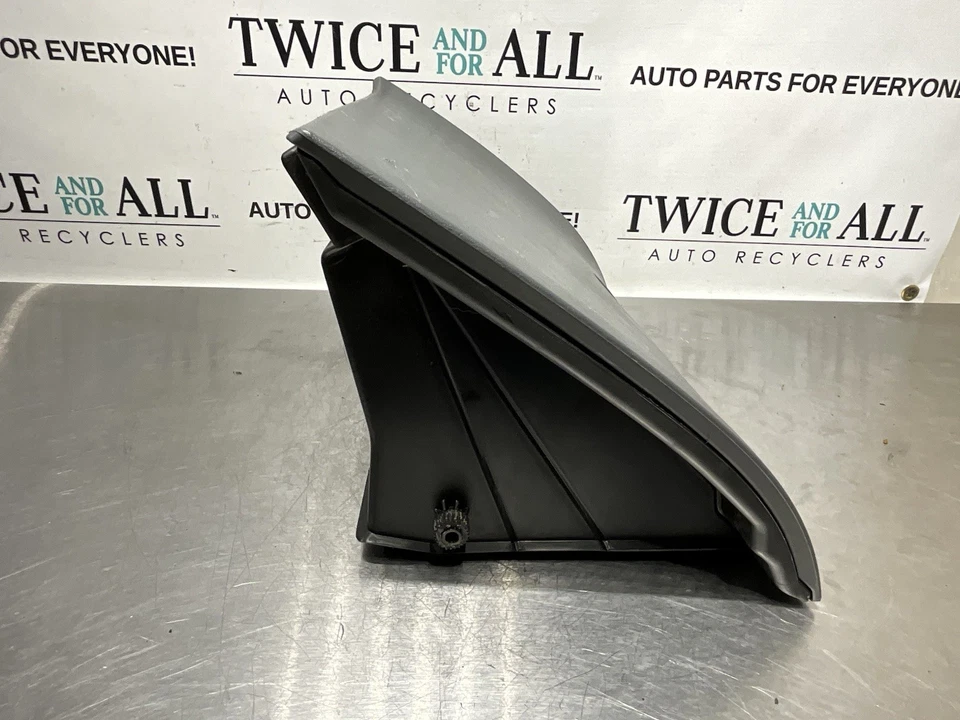 Крышка перчаточного ящика 1996-2000 Honda Civic серая от оригинального производителя - Изображение 3 из 4