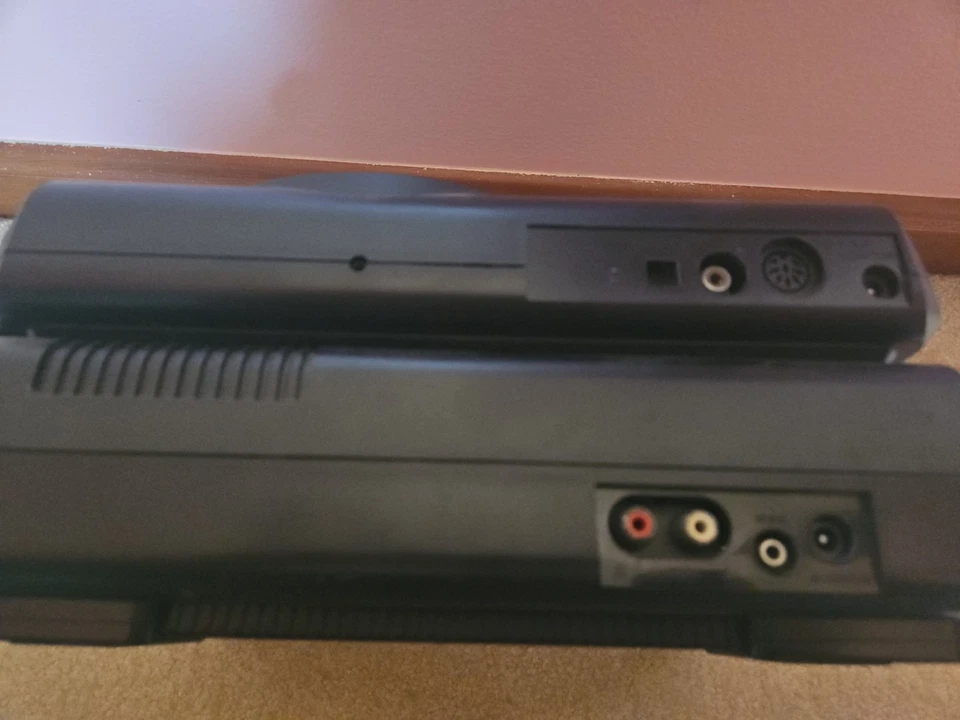 Consola Sega Genesis con Sega CD Modelo 1 - SIN CABLE DE ALIMENTACIÓN / SIN PROBAR - TAL CUAL Foto 2 de 3