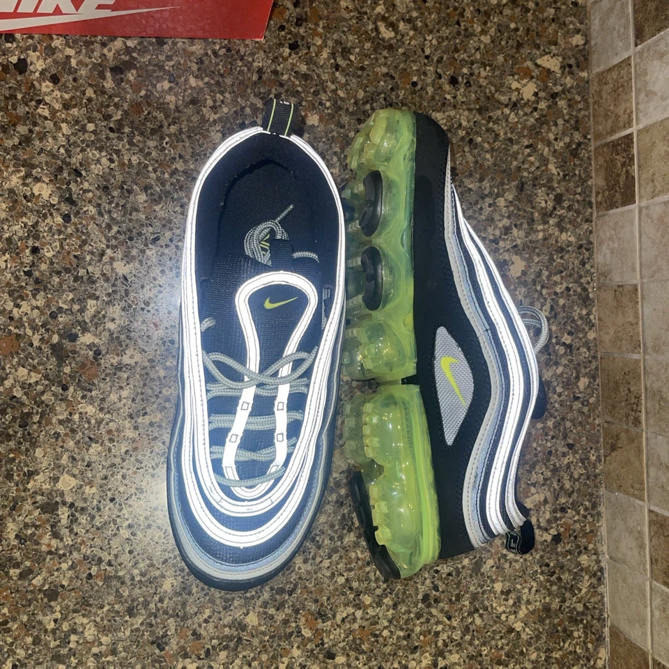 Mens Size 9 - Nike Air Max Vapormax 97 Black volt Japan-100 percent authentic - Image 2 of 4