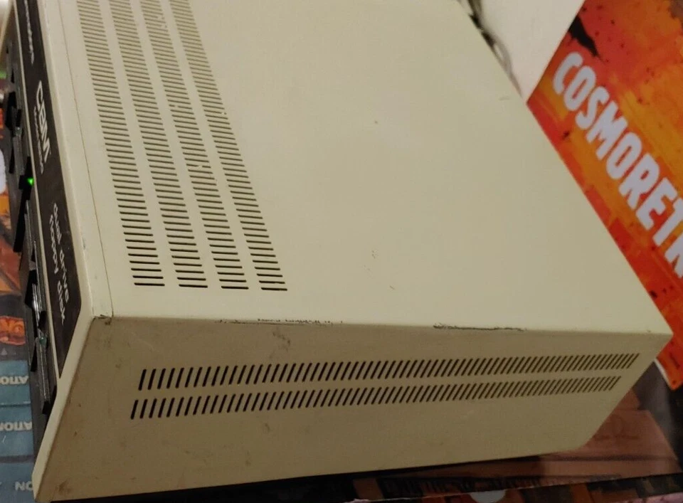 Commodore CBM Dual Drive Floppy Disk  Model 8250 (Basisgerät + Strom) - Bild 3 von 4