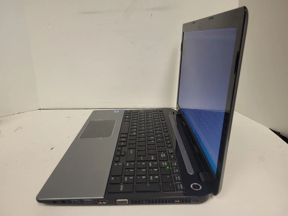 Portátil Toshiba Satellite L50-A1005 15" i3-3227 1,9 GHz, 4 GB de RAM, sin disco duro Foto 3 de 4