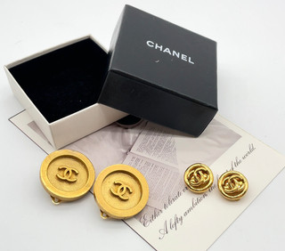 Auth Chanel Coco Mark 94P/2935 Engraved Gold Clip on Earrings 2PCS W/Box V070124