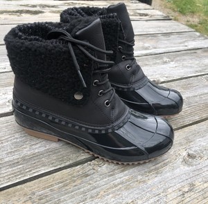 flat duck boots