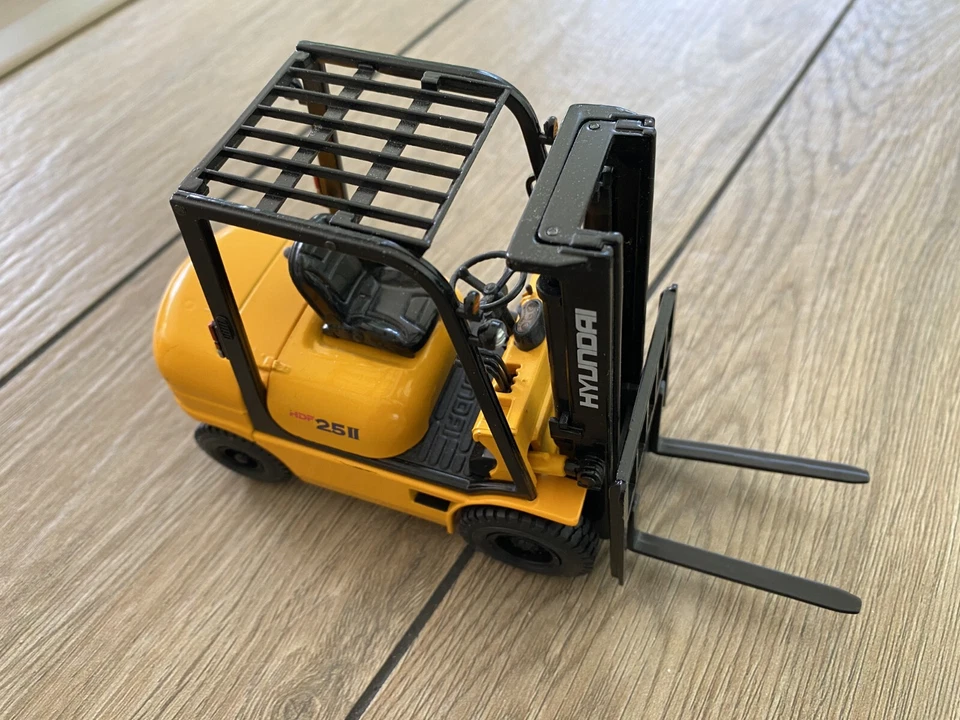 Carretilla elevadora Hyundai HDF 25 II/elevador de horquilla juguete fundido a presión + ¡ENVÍO RÁPIDO! Foto 3 de 4