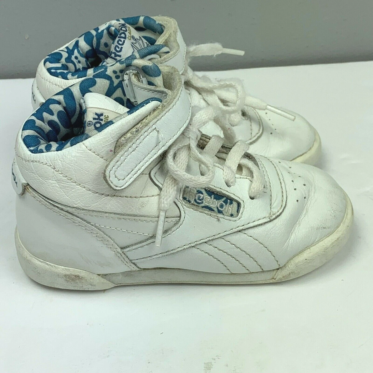 Zapatillas de Colecci n Reebok Cl sicas para Beb Talla 6.5 Ni o Peque o Blanco Azul Floral