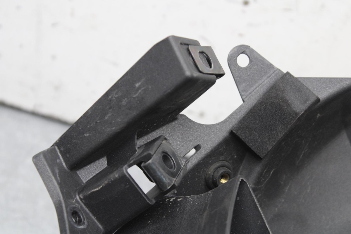 ローカル　カドゥ 09-12 KAWASAKI NINJA ZX6R LOWER FRONT CENTER COWL FAIRING