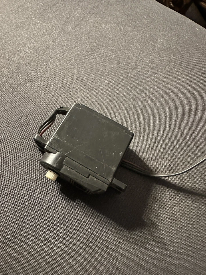 Airtronics 94635 Servo - Image 2 of 3