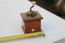 moulin a cafée dinette petit taille " a poivre " manque fermoir