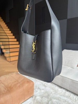 Yves Saint Laurent Damen KLEINE LE 5 À 7 SOFT MINI-AUS LEDER