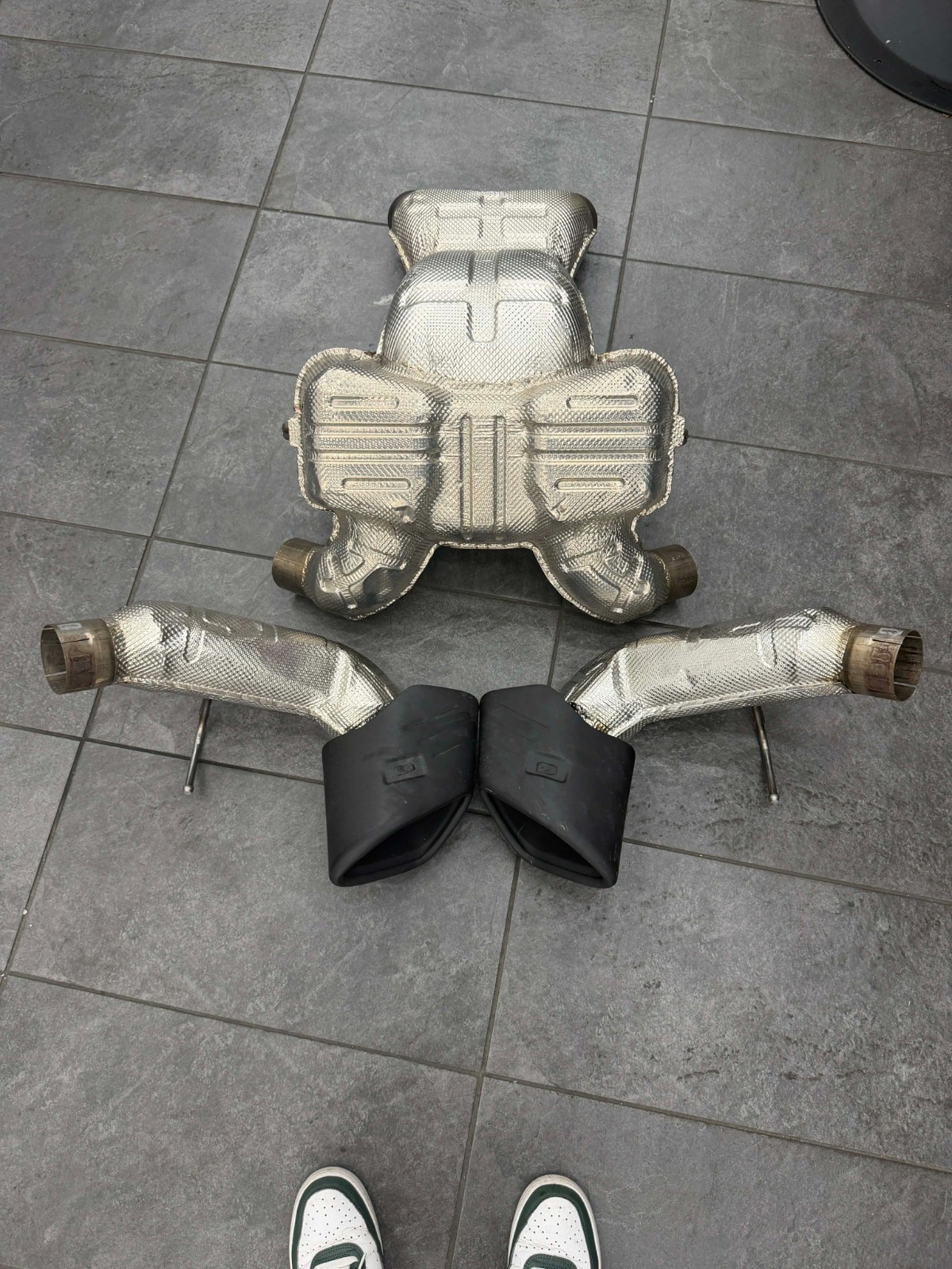 2018 MCLAREN 570S EXHAUST MUFFLER 13HA004CP