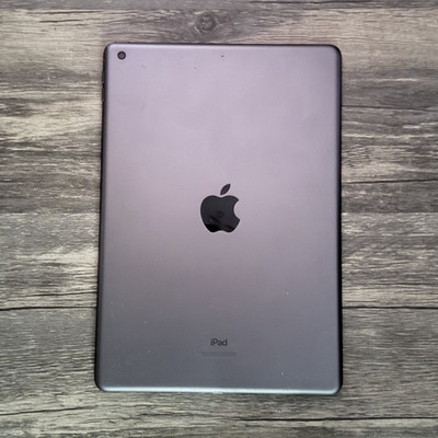 Apple iPad 7th Generation 32GB 10.2'' Wi-Fi Bluetooth Tablet Gray iPadOS