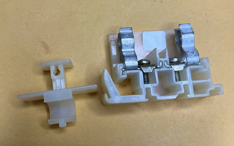 Square D 9080 GF-6 Fusible TERMINAL BLOCK 600V 30AMP Section SER B Box of 10 USA - Image 4 of 4