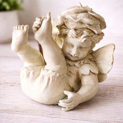 Alte Baby Figur Engel Cherub Putti Gips weiß H 16 cm groß