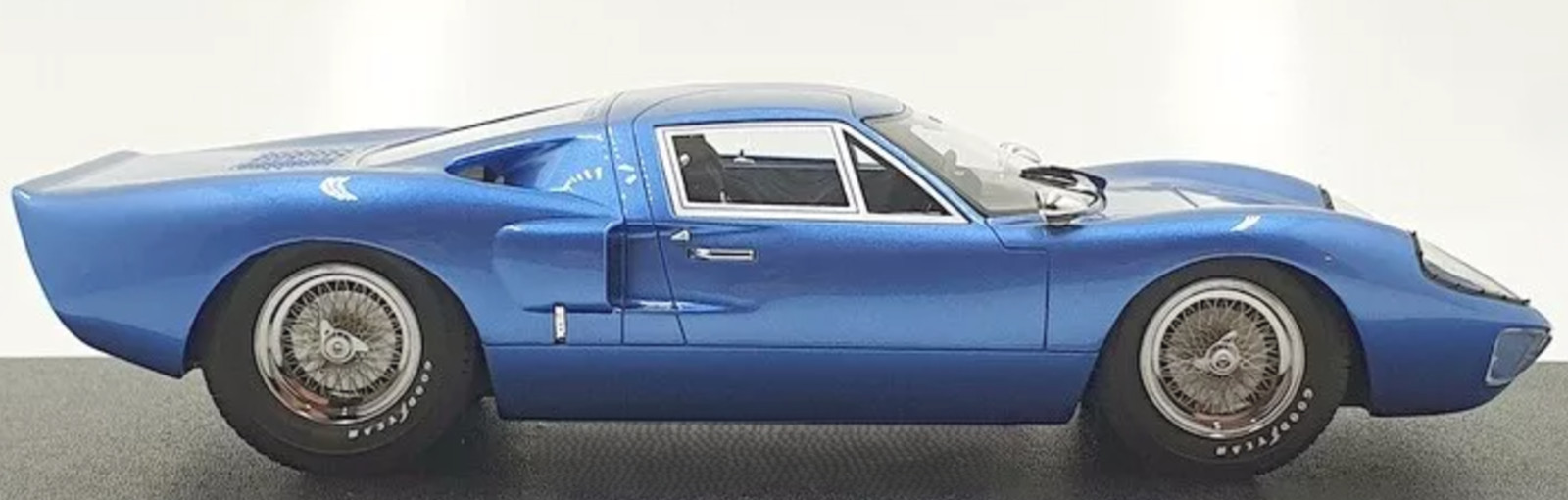 Ford GT40 Race Car Le Mans Racing w/V8 Engine/Custom Resin Body 1:18 Scale Model