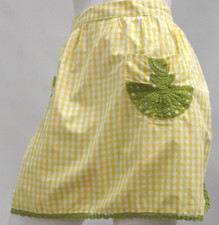 Vintage Gingham Apron With Crocheted Lady Applique Pockets Cottagecore Romantic